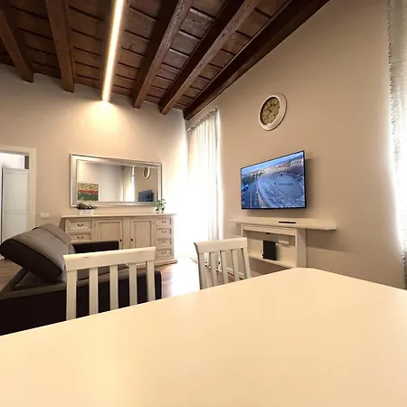 Arena Interno 5 דירה ורונה